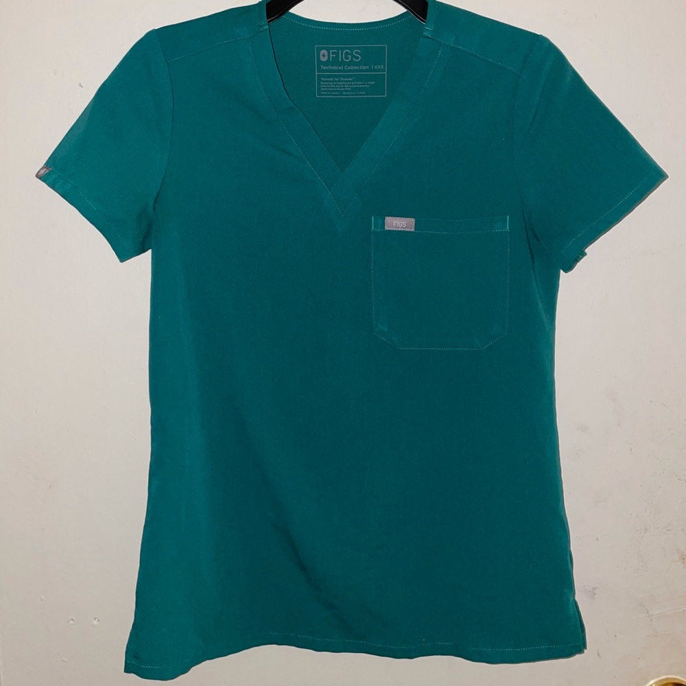 FIGS Hunter Green Catarina One-Pocket Scrub Top